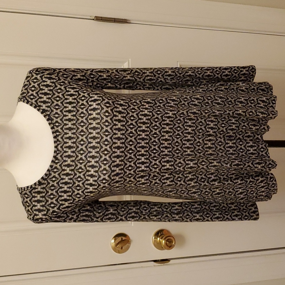 Old Navy Black and White Tunic Top Size XS